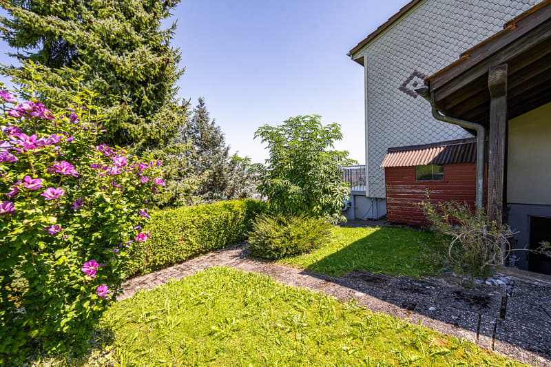 Cozy semi-detached house with green retreat (26)