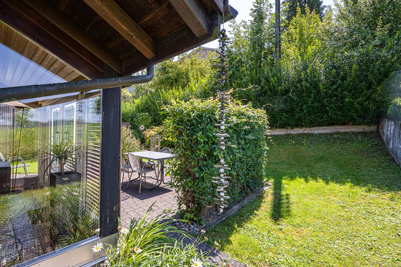 Cozy semi-detached house with green retreat (27)