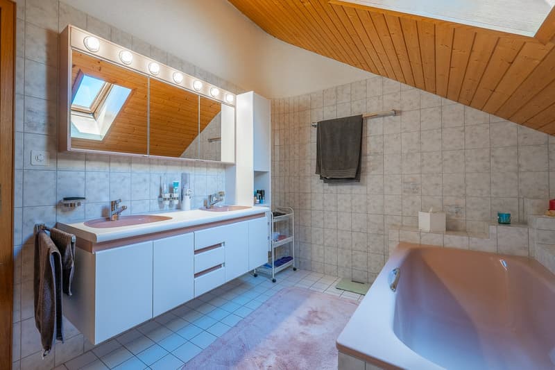Bad mit Badewanne