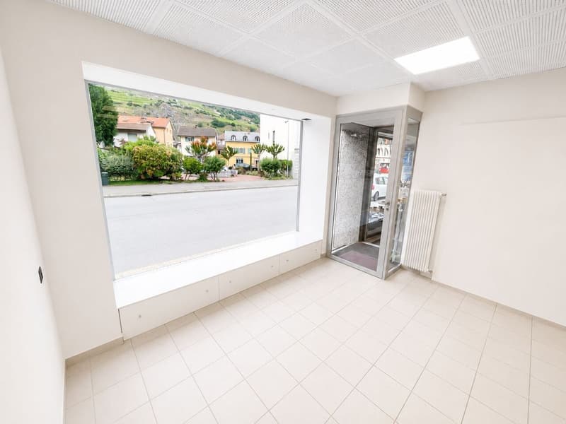Locale Commerciale in Affitto - Centro di Martigny (2)