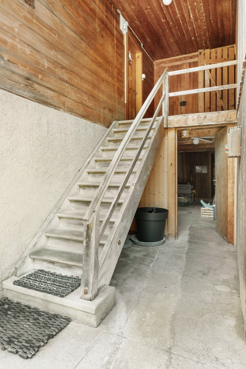 Bauernhaus / Ferienhaus mit separaten Doppelgaragen (9)