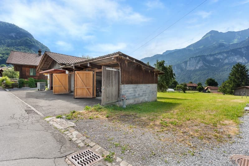 Bauernhaus / Ferienhaus mit separaten Doppelgaragen (50)