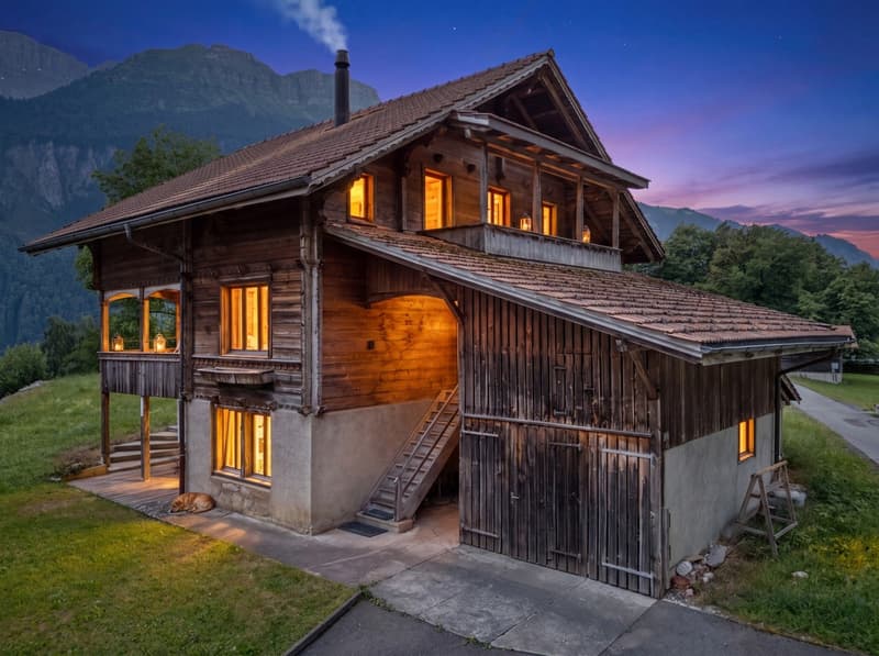 Bauernhaus / Ferienhaus mit separaten Doppelgaragen (8)