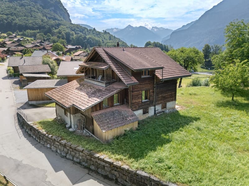 Bauernhaus / Ferienhaus mit separaten Doppelgaragen (4)