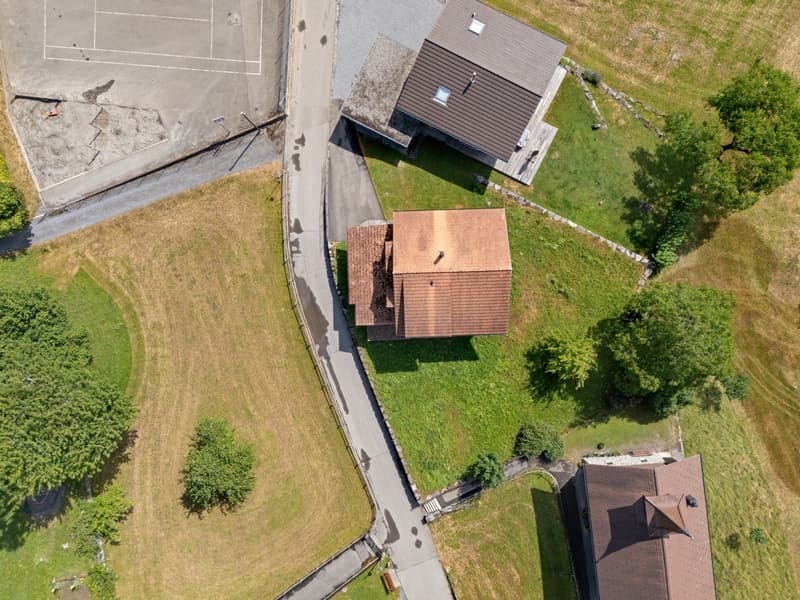 Bauernhaus / Ferienhaus mit separaten Doppelgaragen (7)