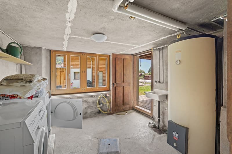 Bauernhaus / Ferienhaus mit separaten Doppelgaragen (12)