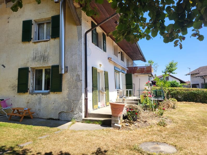 Large 2-family house with mechanical workshop (5)