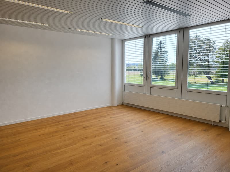 La tua nuova sede aziendale – Spazi ufficio moderni a Solothurn (4)