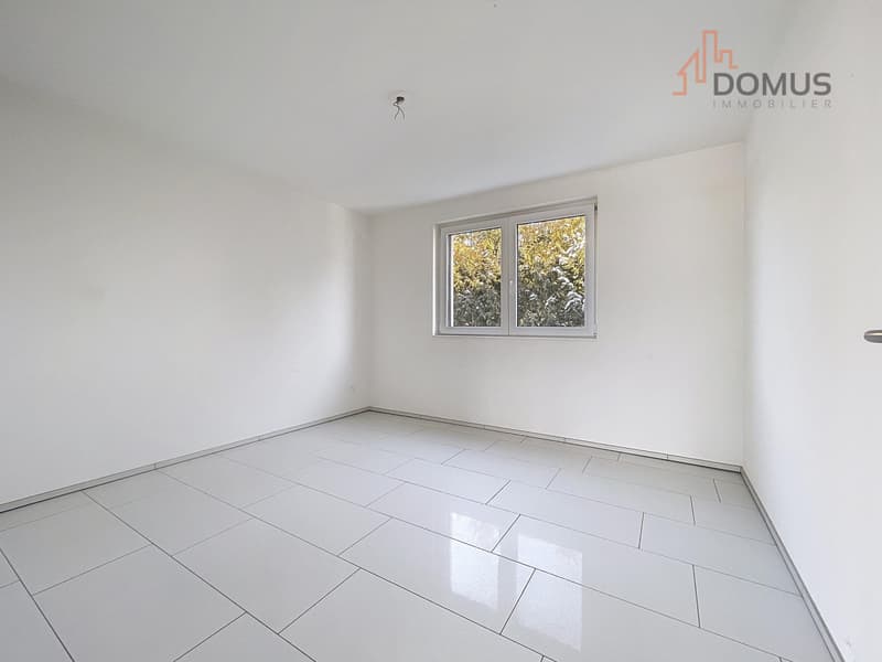 Spacious modern apartment with large terrace in recent building (7)