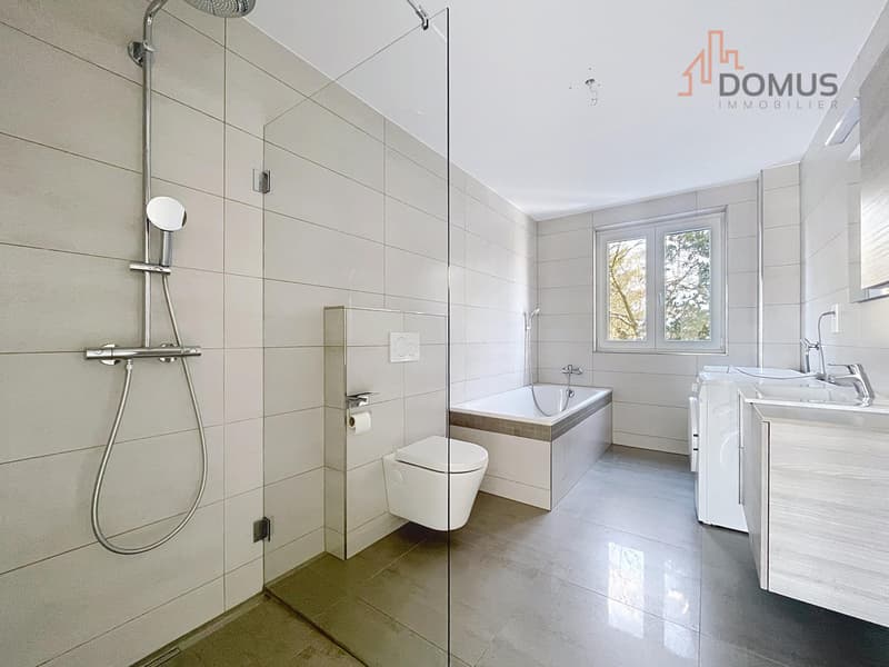 Spacious modern apartment with large terrace in recent building (10)