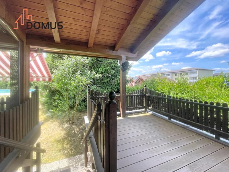 Einzelvilla mit Pool auf wunderschöner baumgesäumter Parzelle (12)