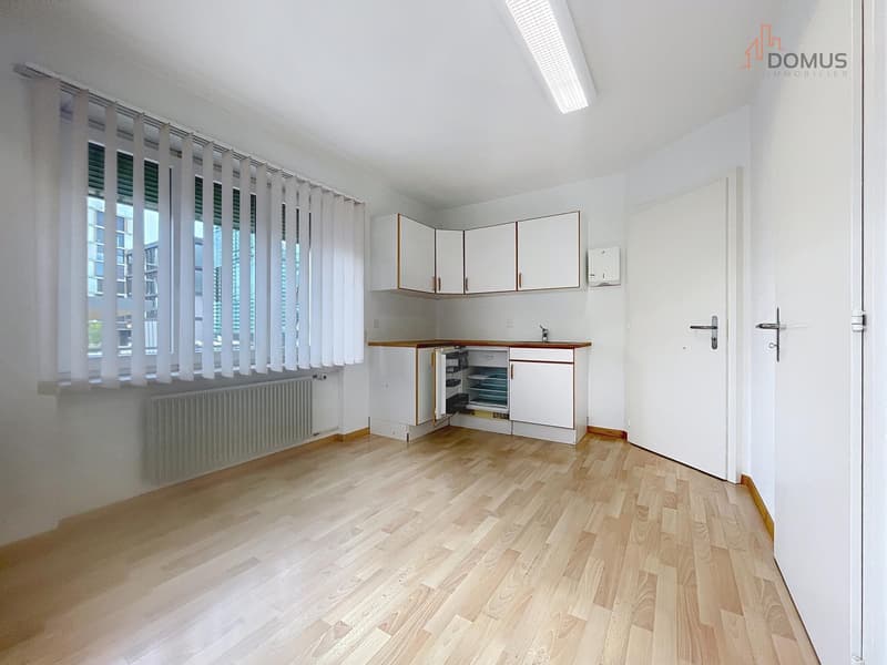 Zu vermieten? Vielseitige Büros von 76 m² gegenüber dem Bahnhof Delémont (6)