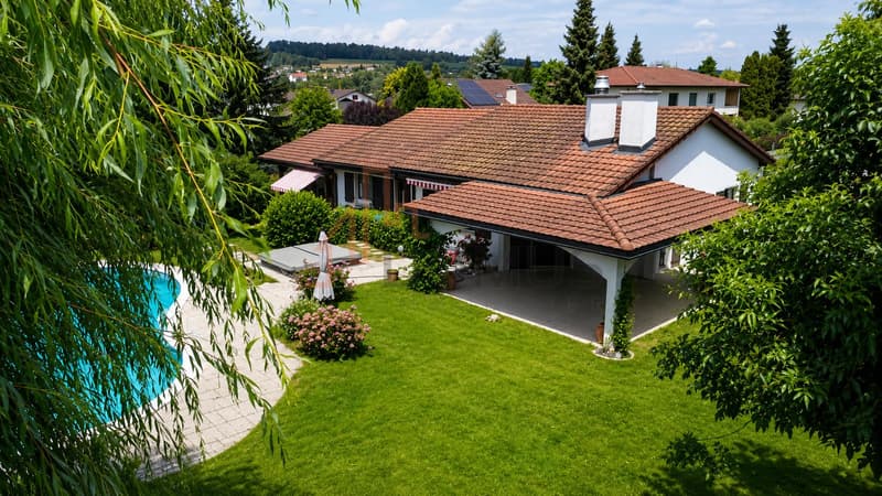 Villa indipendente con piscina su una magnifica parcelle alberata (1)