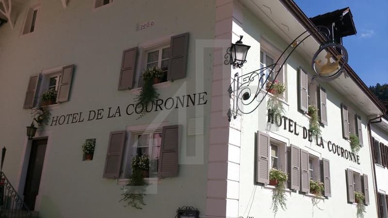 Well-maintained hotel (2)