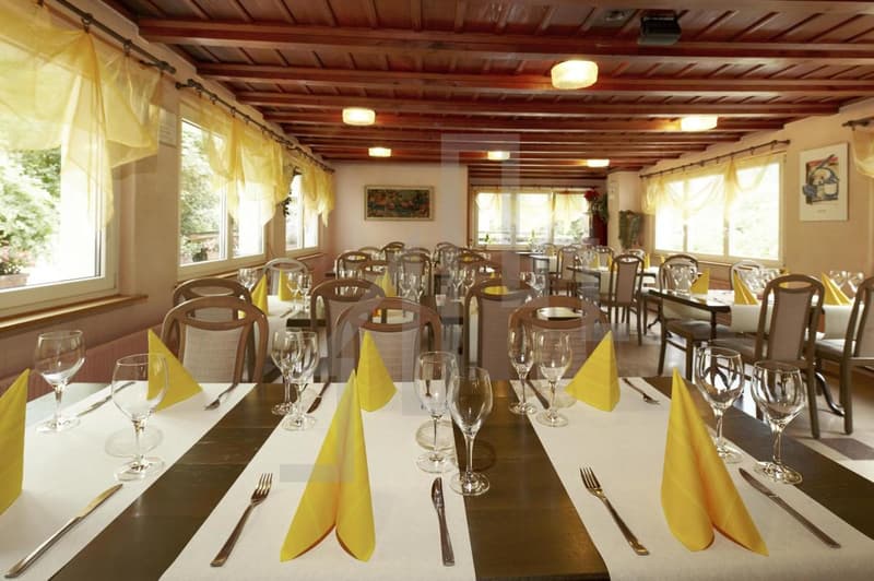 Well-maintained hotel (5)