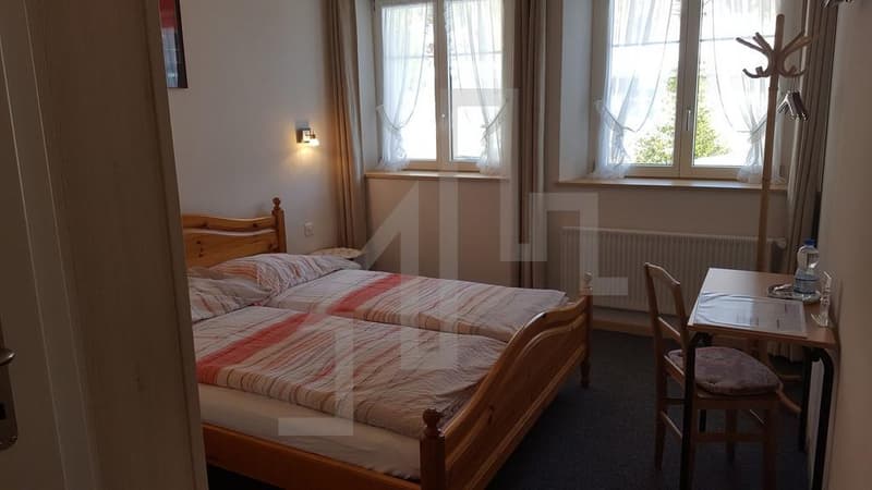 Well-maintained hotel (7)