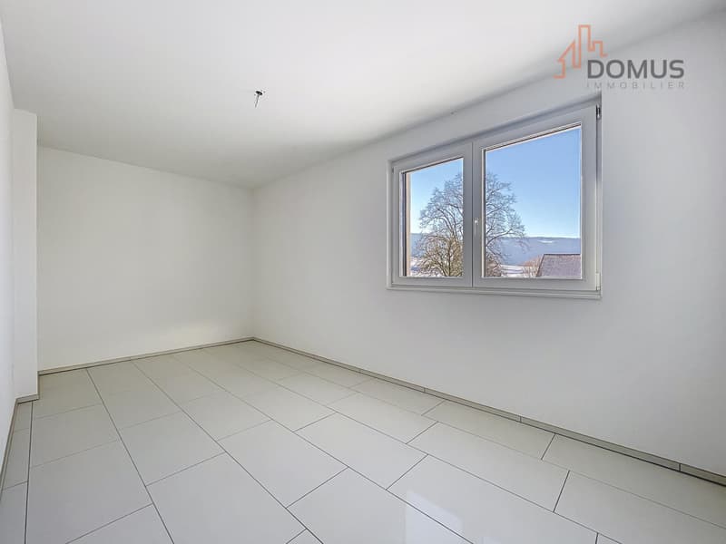 Spacieux appartement moderne avec grande terrasse dans immeuble récent (9)