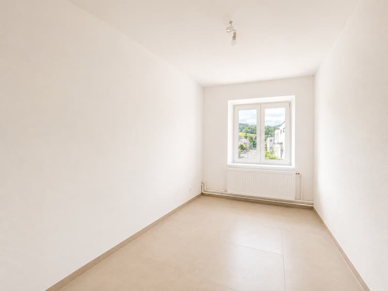 Magnificent 4,5 rooms completely renovated with 97 m² in the heart of Rossemaison (6)