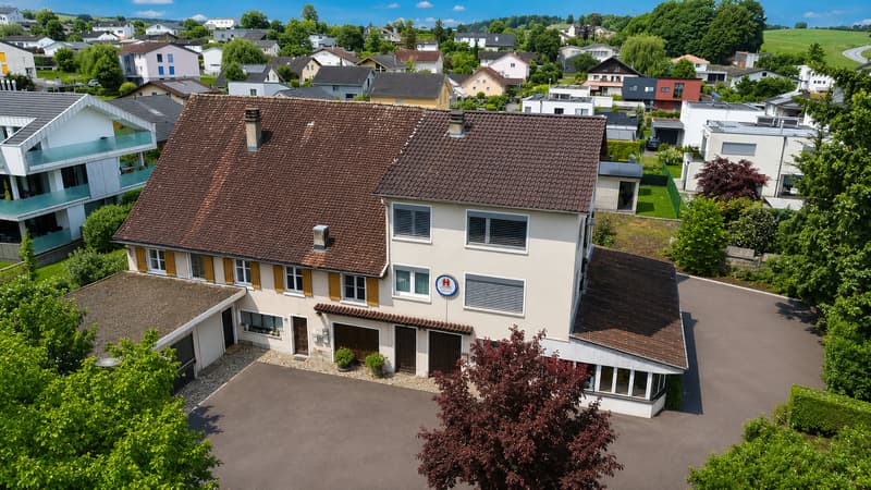 Magnificent 4,5 rooms completely renovated with 97 m² in the heart of Rossemaison (2)