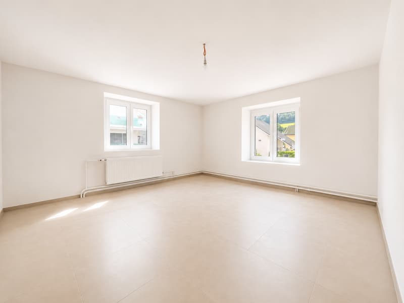 Magnificent 4,5 rooms completely renovated with 97 m² in the heart of Rossemaison (4)