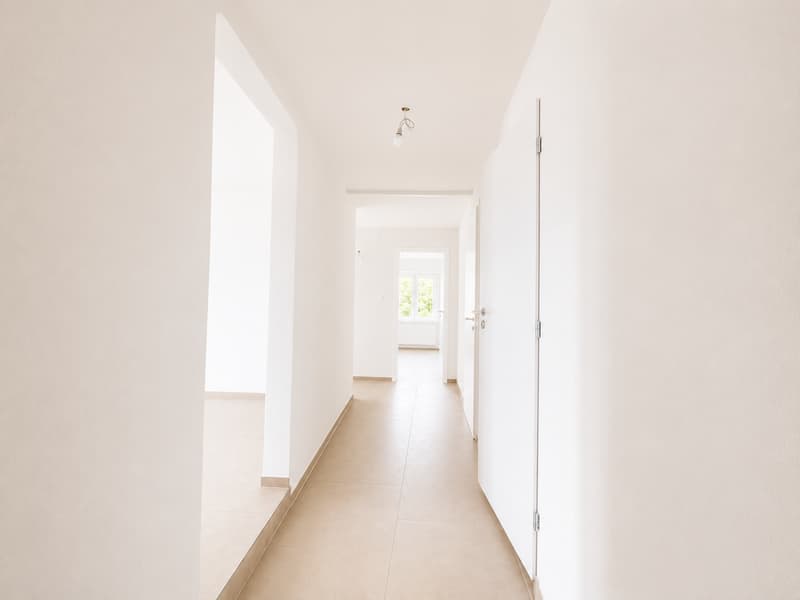 Magnificent 4,5 rooms completely renovated with 97 m² in the heart of Rossemaison (8)