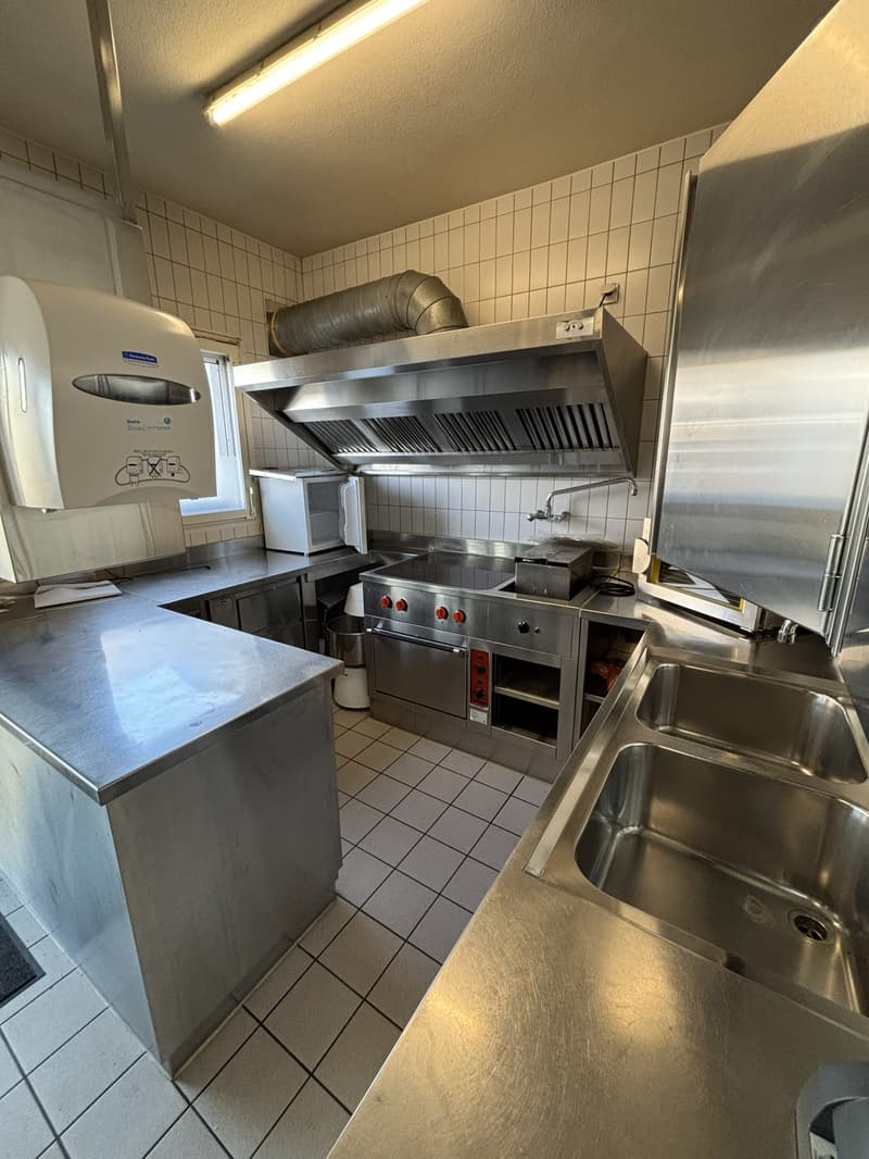 Restaurant an bester Lage in Wünnewil (6)