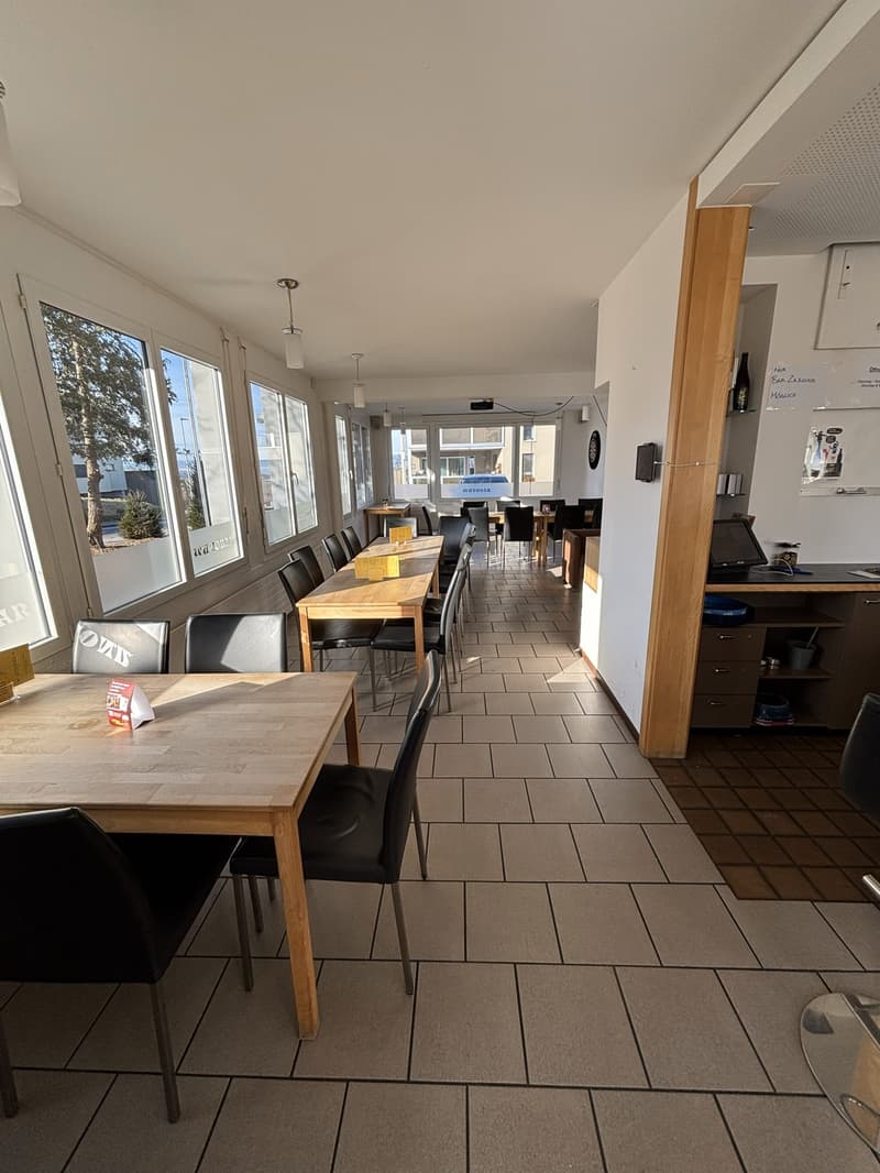Restaurant an bester Lage in Wünnewil (2)