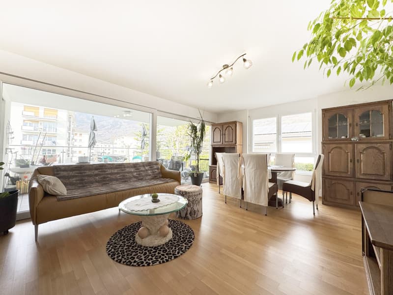 SPACIOUS 4.5-ROOM APARTMENT OF HIGH STANDARD (2)