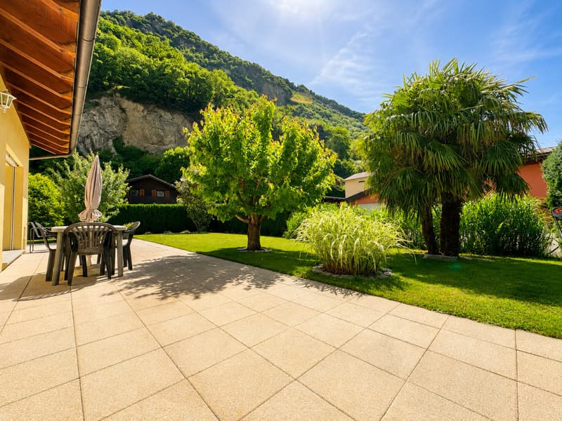 INDIVIDUAL MINERGIE VILLA WITH LARGE GARDEN IN A PEACEFUL AND SUNNY SETTING (11)