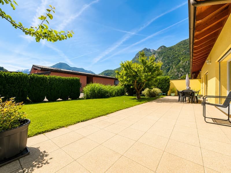 INDIVIDUAL MINERGIE VILLA WITH LARGE GARDEN IN A PEACEFUL AND SUNNY SETTING (12)