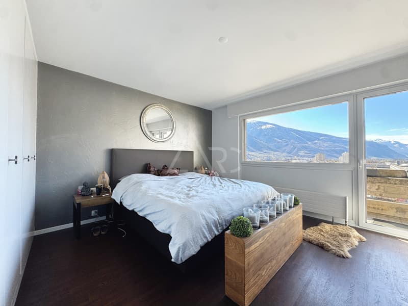 EXCEPTIONAL 8.5-ROOM DUPLEX WITH PRIVATE ELEVATOR AND PANORAMIC VIEW IN SIERRE (11)
