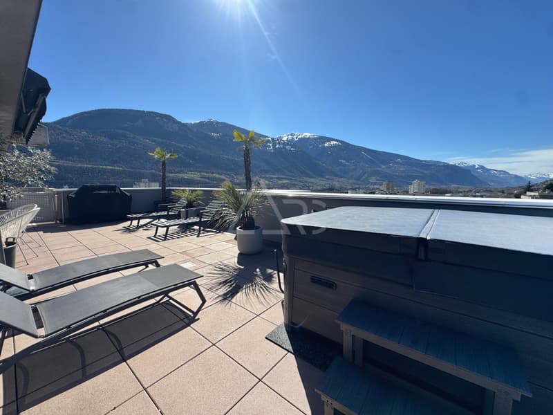 EXCEPTIONAL 8.5-ROOM DUPLEX WITH PRIVATE ELEVATOR AND PANORAMIC VIEW IN SIERRE (2)
