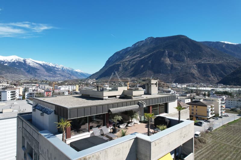 EXCEPTIONAL 8.5-ROOM DUPLEX WITH PRIVATE ELEVATOR AND PANORAMIC VIEW IN SIERRE (9)