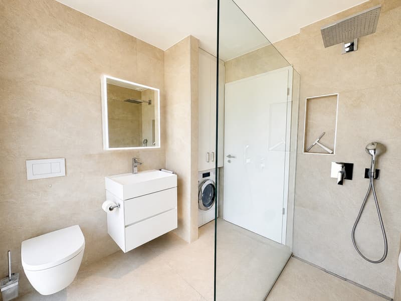 ATTIKAWOHNUNG 3.5 ZIMMER MIT FREIER SICHT, GROßEM BALCON UND HOCHWERTIGEN AUSBAU (7)