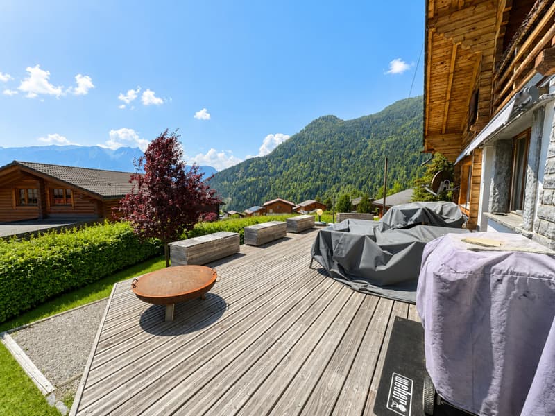 MERAVIGLIOSO CHALET RINNOVATO - RESIDENZA SECONDARIA & VENDITA AGLI STRANIERI AUTORIZZATA (11)