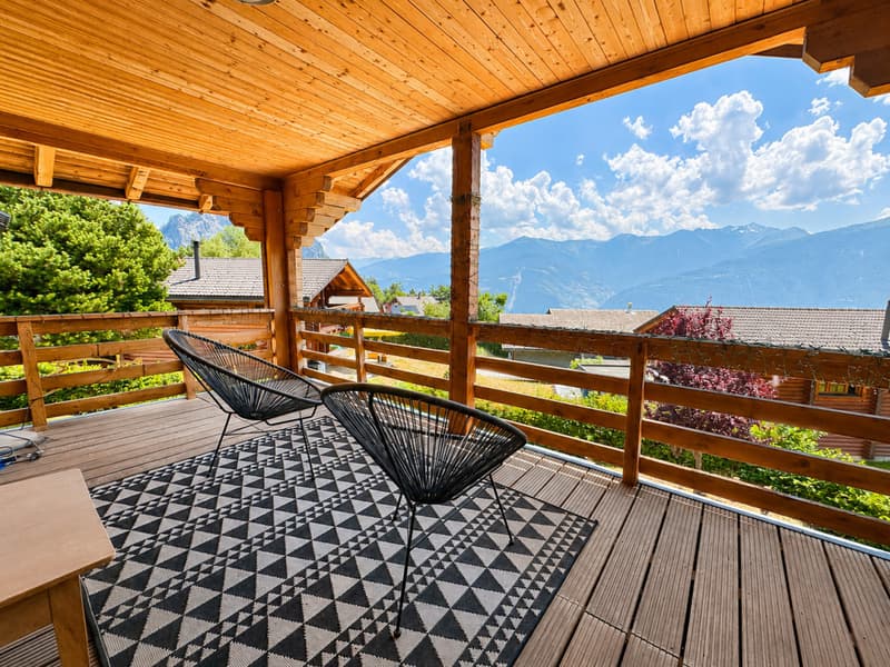 MAGNIFIQUE CHALET RÉNOVÉ - RÉSIDENCE SECONDAIRE & VENTE AUX ÉTRANGERS AUTORISÉES (3)