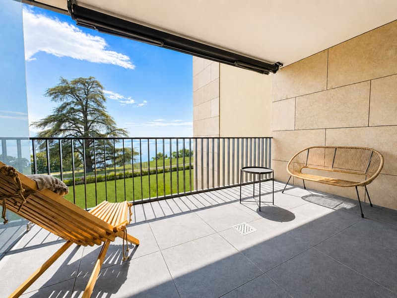 LOCATION AU MOIS - APPARTEMENT MEUBLÉ AVEC VUE PANORAMIQUE SUR LE LAC (2)