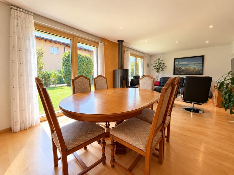 VILLA INDIVIDUELLE PARFAITEMENT ENTRETENUE AVEC GRAND JARDIN (5)