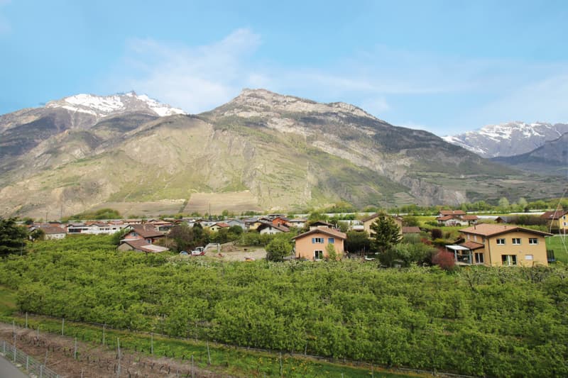 MAGNIFIQUE ATTIQUE DE 3.5 PIÈCES AVEC VUE SUR LES ALPES À SAXON (3)