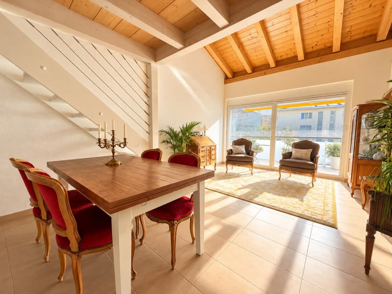 MAGNIFIQUE ATTIQUE DE 2.5 PIÈCES AVEC MEZZANINE ET GRAND BALCON À CHAMPLAN (1)