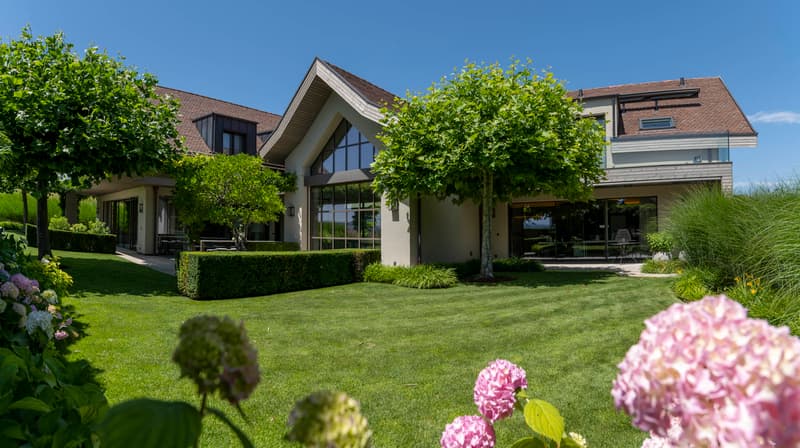Exklusive Villa mit 2‘000m²- Grundstück in Hochfelden ZH. (1)
