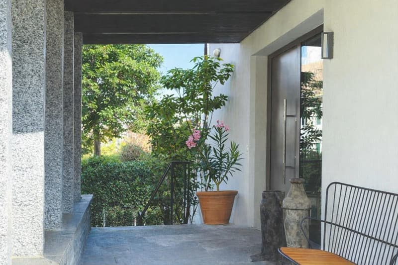 Casa unifamiliare di 8 locali senza tempo in un ambiente verde e centrale. (4)