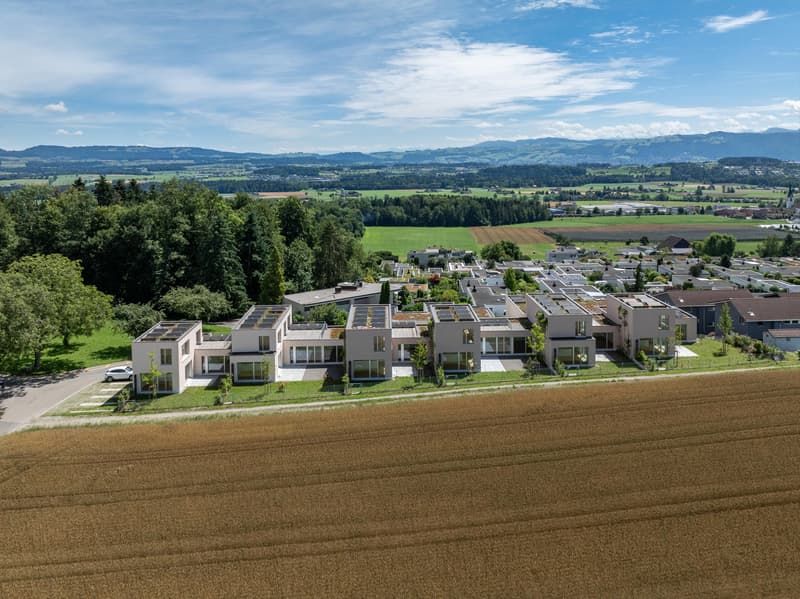 "Tschampani" - Grande maison de 4,5 pièces dans un environnement verdoyant. (3)