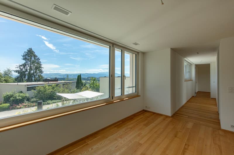 "Tschampani" - Ampia casa di 7,5 locali in un'area verde. (3)