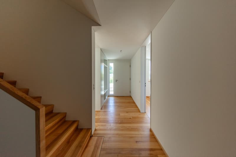 "Tschampani" - Ampia casa di 7,5 locali in un'area verde. (2)