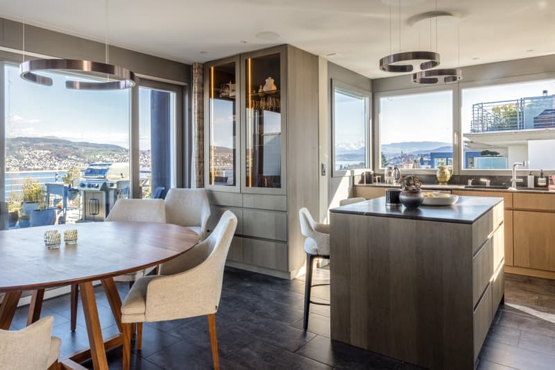 7- to 8-room semi-detached house with lake view in Rüschlikon (3)