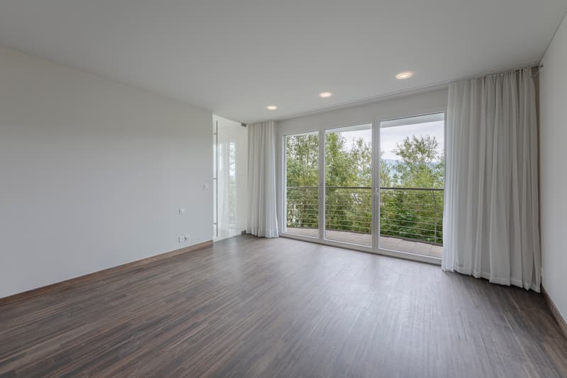 Living with a panoramic view and tax benefits. (5)