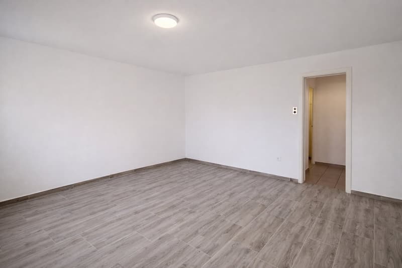 Charming 1.5-room apartment on the 7th floor in La Chaux-de-Fonds (2)