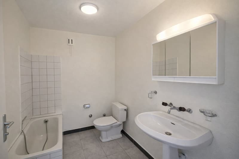 Charming 1.5-room apartment on the 7th floor in La Chaux-de-Fonds (4)