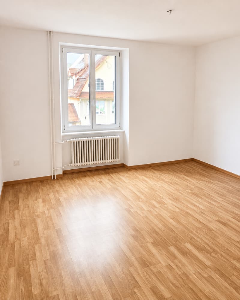 Appartamento luminoso di 3.5 locali con balcone a Tavannes (4)